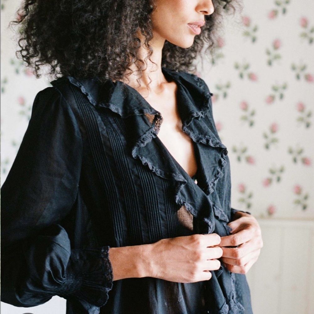 Doen Hardy Top Blouse in Black